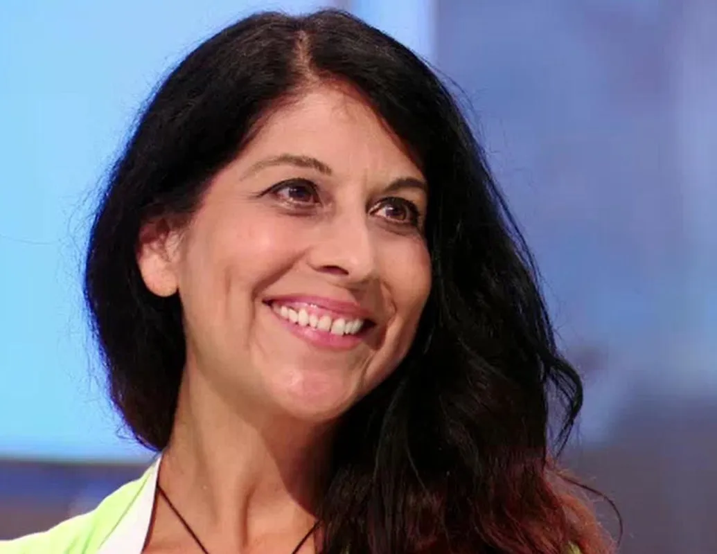 Kim Simons on Cake Wars Christmas.